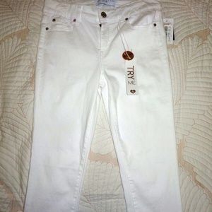 Celebrity Pink Jeans Size 12 Skinny White Mid Rise Womens Straight Leg NWT $45